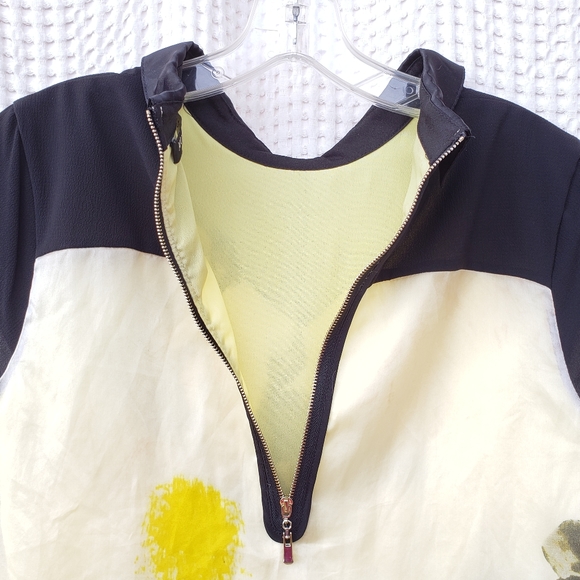 Silk chemise dress, large yellow rose print - Picture 3 of 5